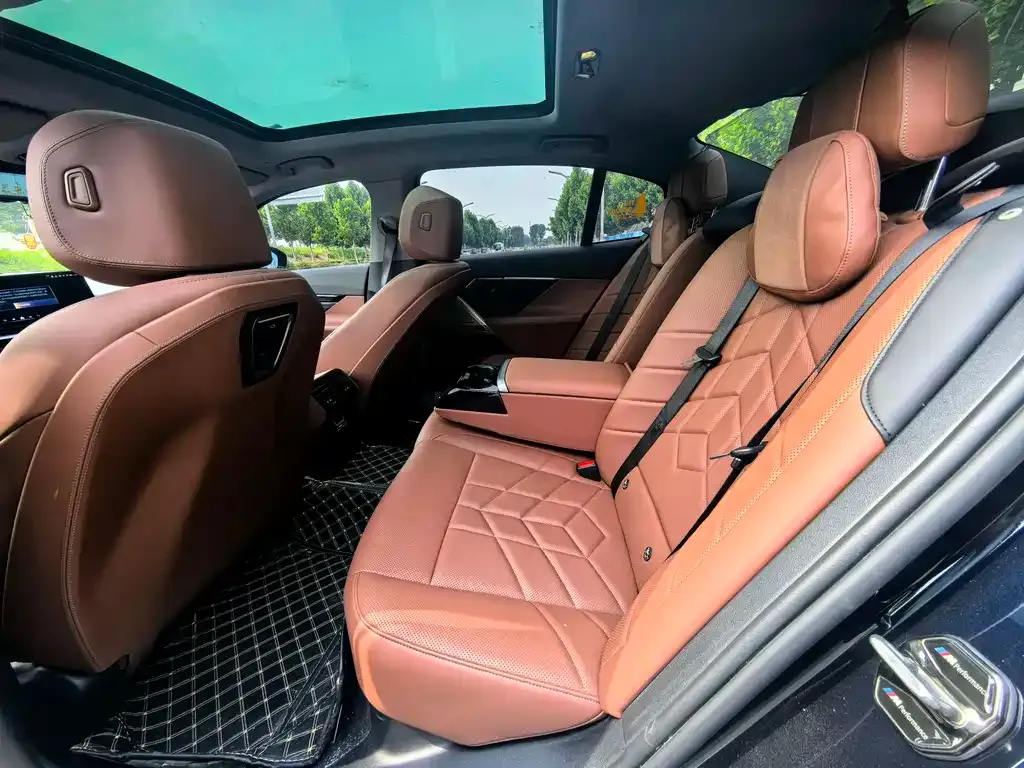 BMW i5 — фото 2