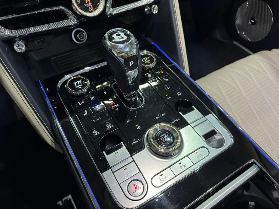 Bentley Flying Spur — фото 8