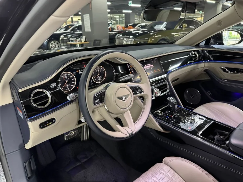 Bentley Flying Spur — фото 5