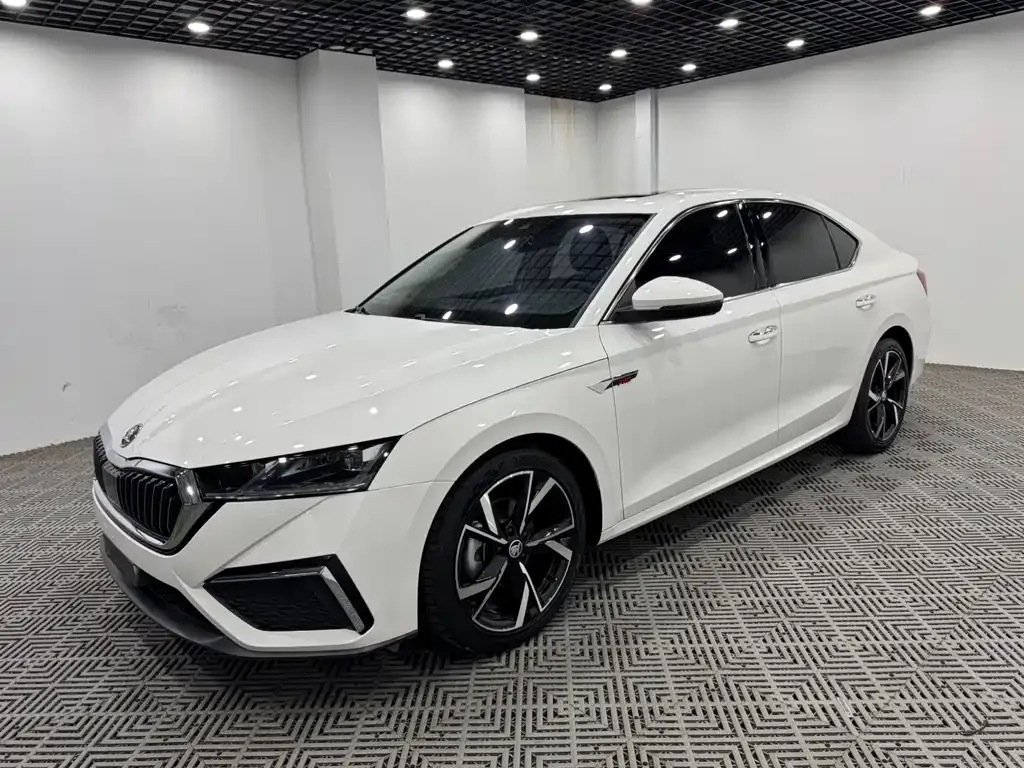Skoda Octavia — фото 7