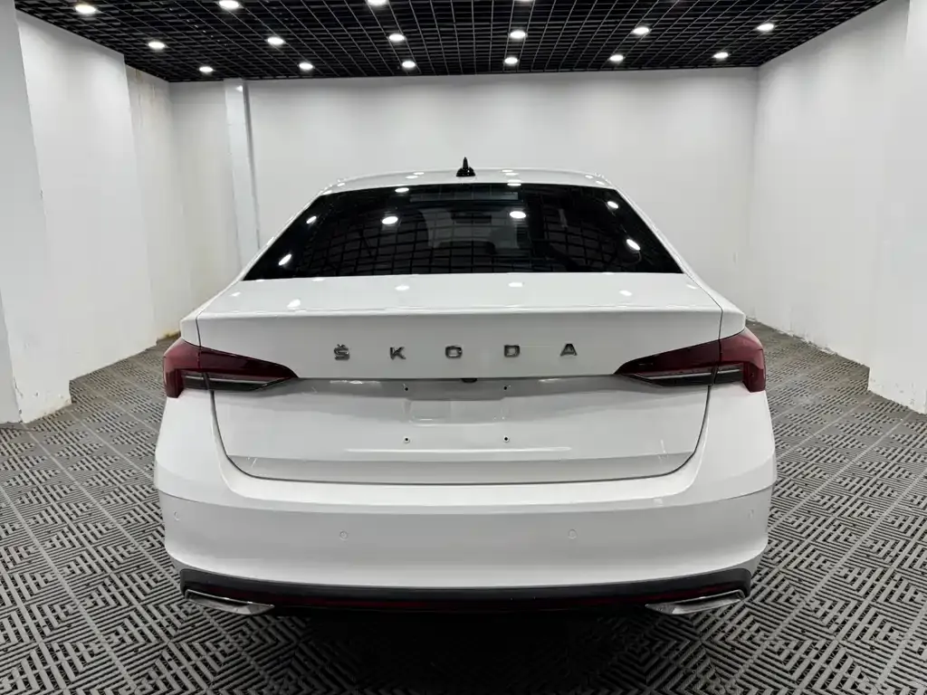 Skoda Octavia — фото 9