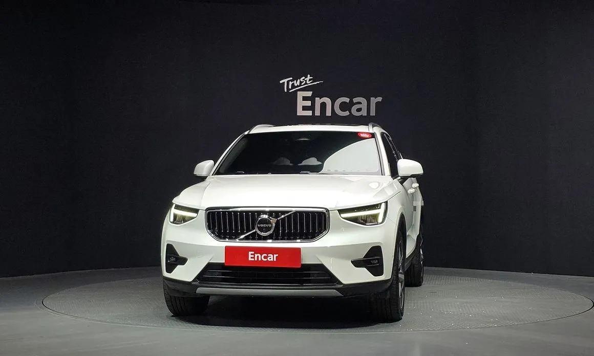 Volvo XC40 — фото 5