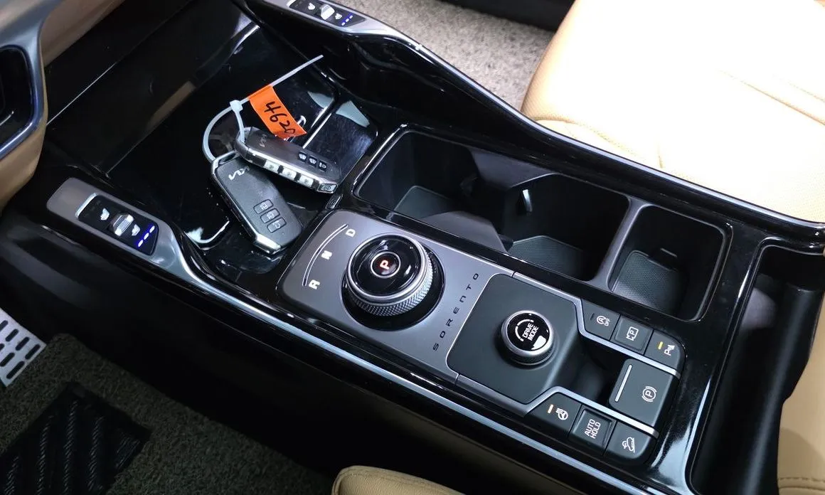 Kia Sorento — фото 7