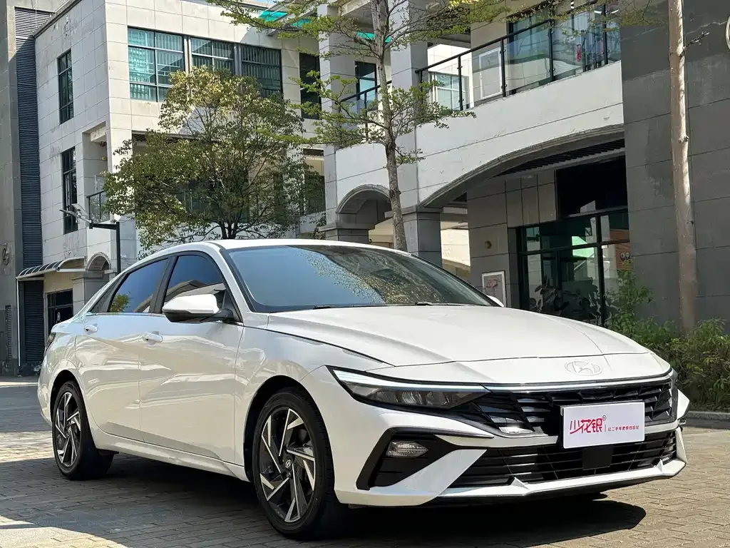 Hyundai Elantra — фото 4
