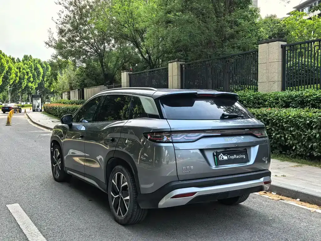 BYD L DM-i — фото 5