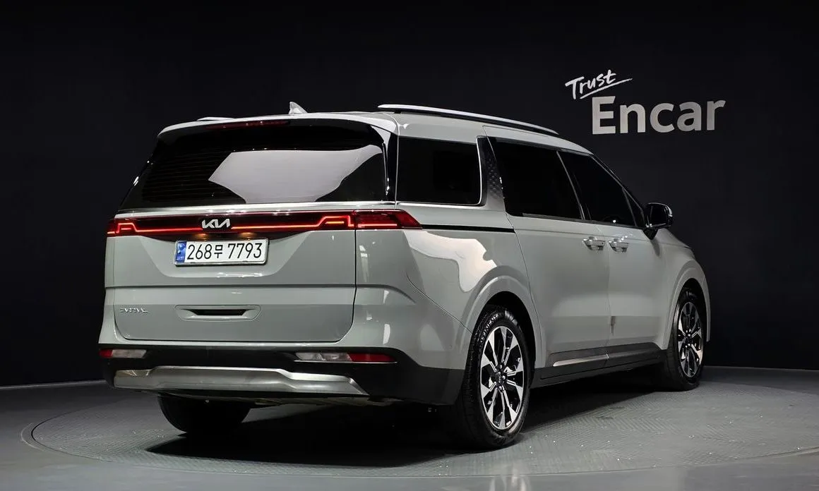 Kia Carnival — фото 10