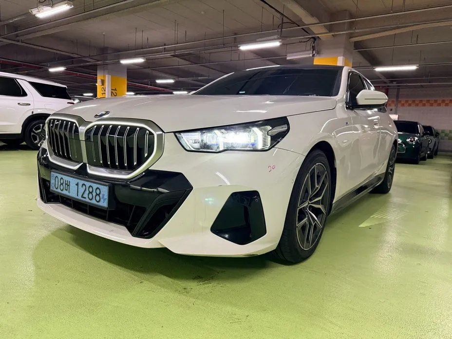 BMW i5 — фото 1
