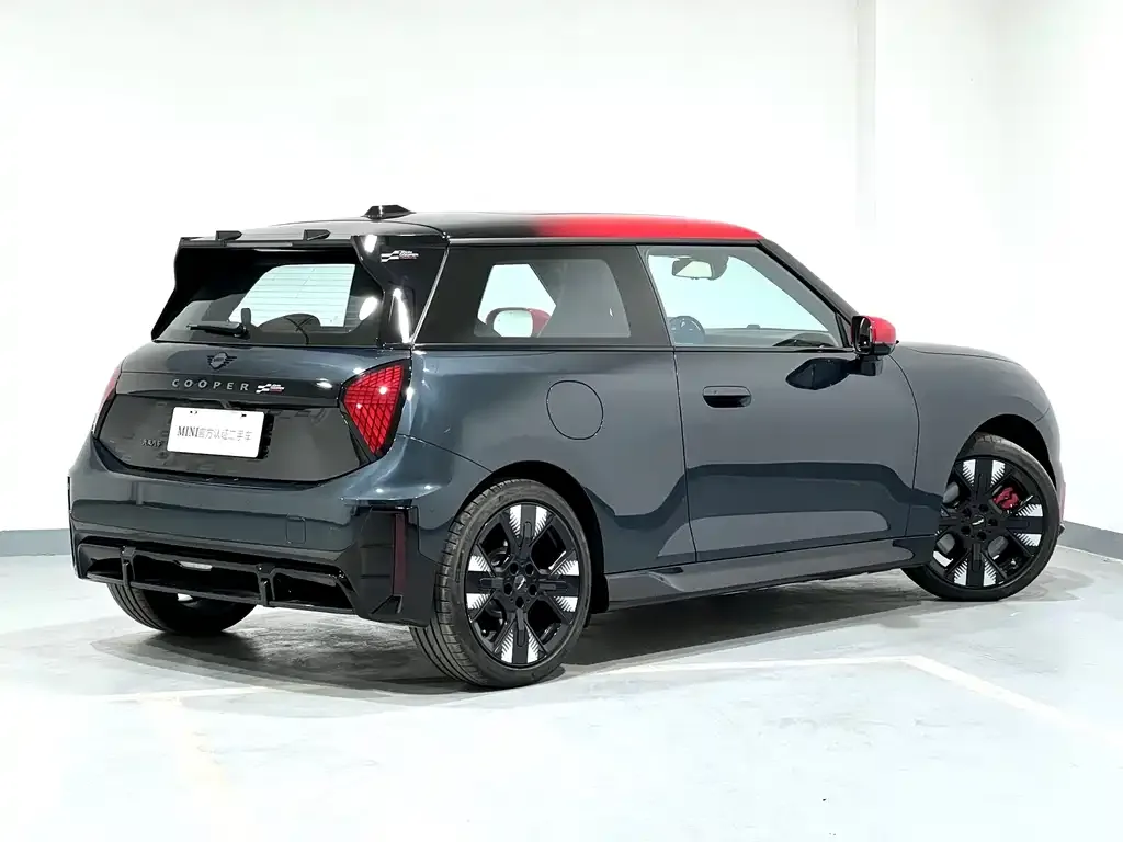 MINI JCW Electric — фото 6