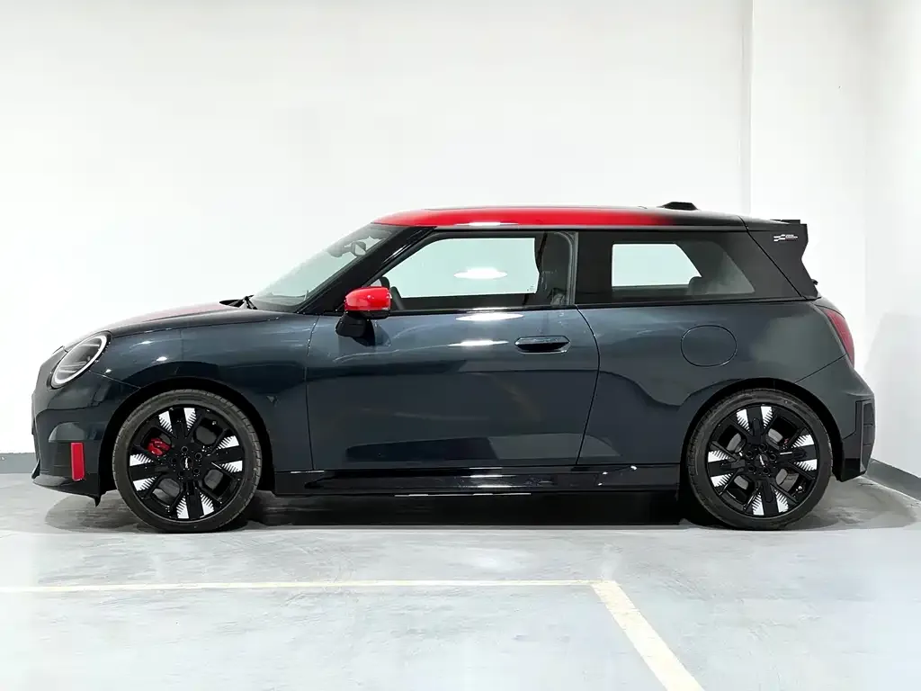 MINI JCW Electric — фото 3