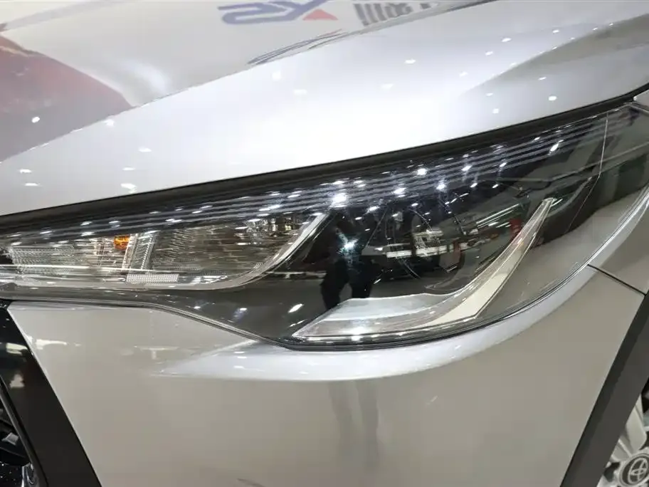 Toyota Corolla Cross — фото 4