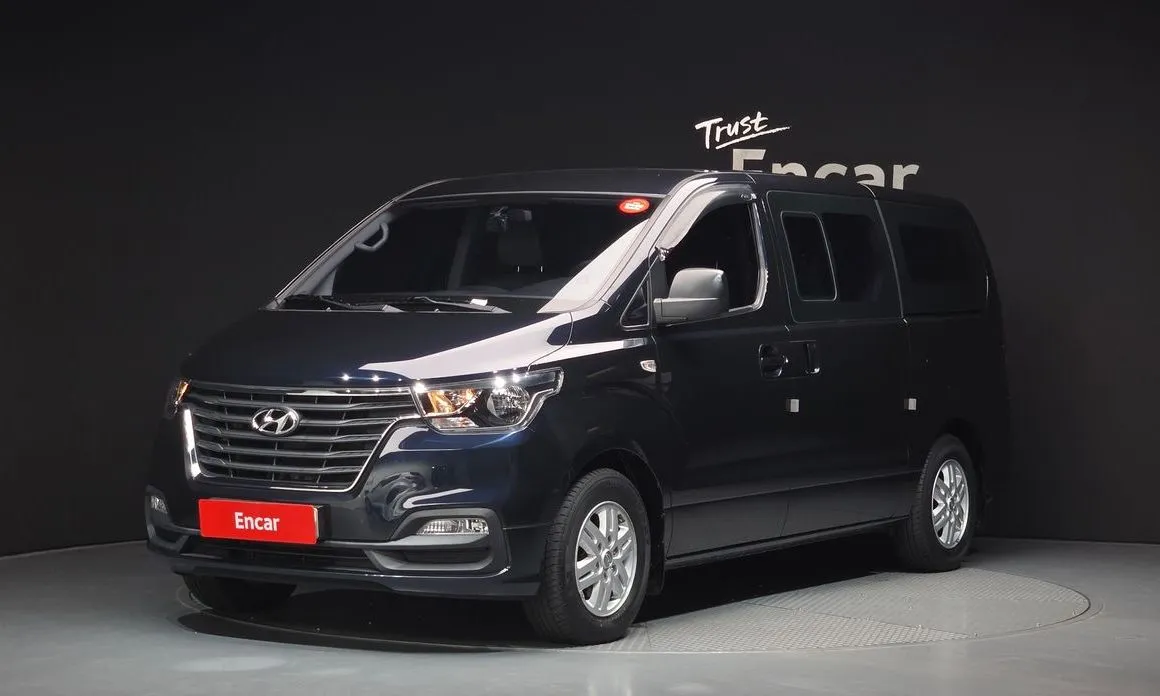 Hyundai Starex — фото 1