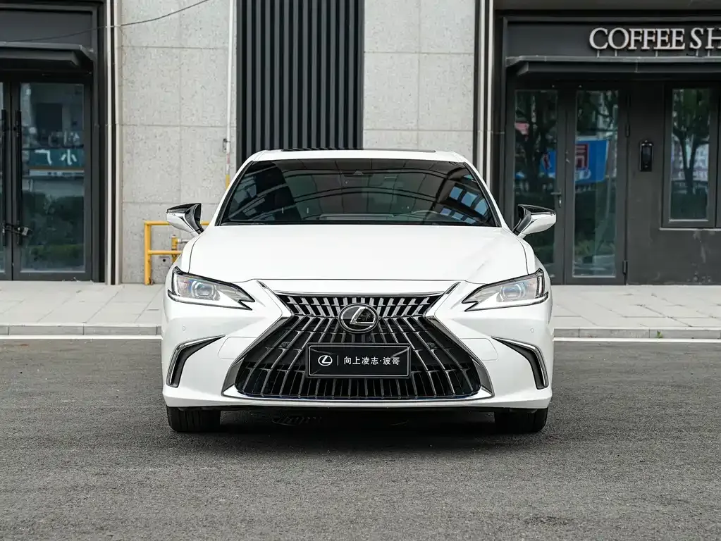 Lexus ES — фото 5