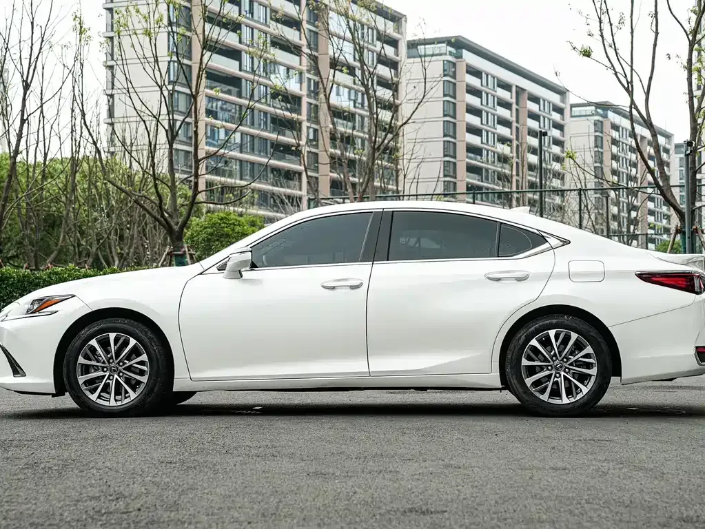 Lexus ES — фото 10