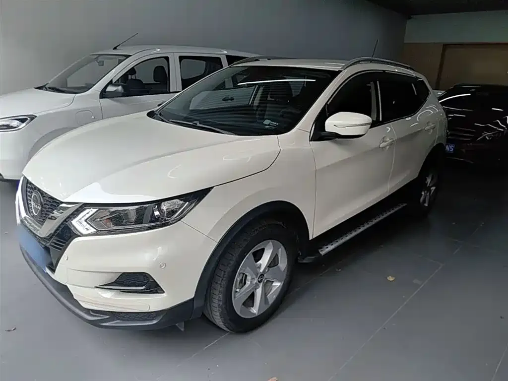 Nissan Qashqai — фото 1