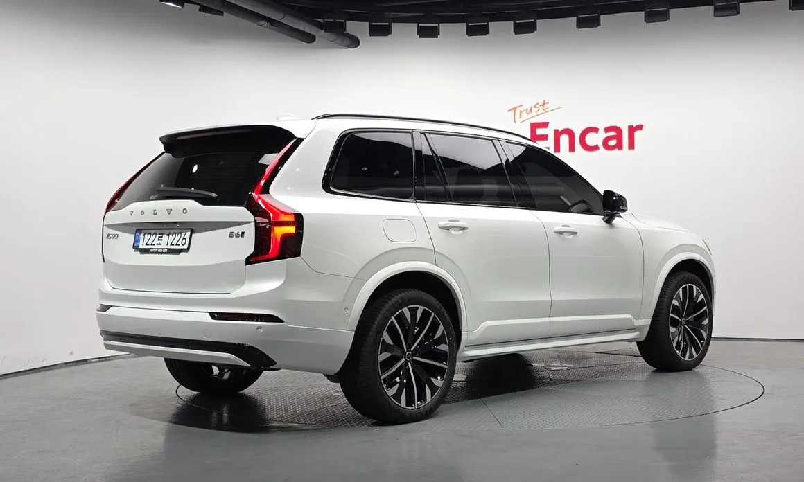 Volvo XC90 — фото 6