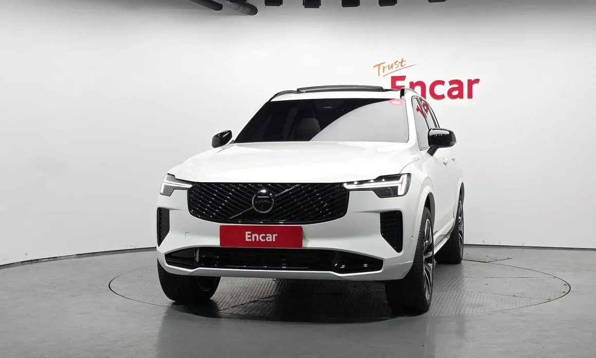 Volvo XC90 — фото 10