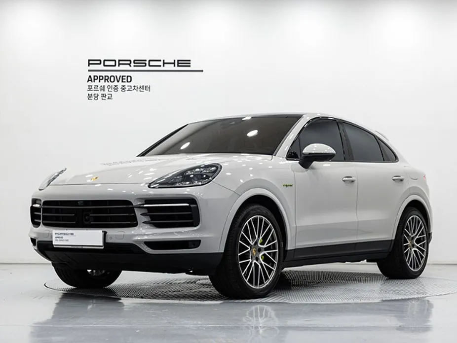 Porsche Cayenne — фото 1