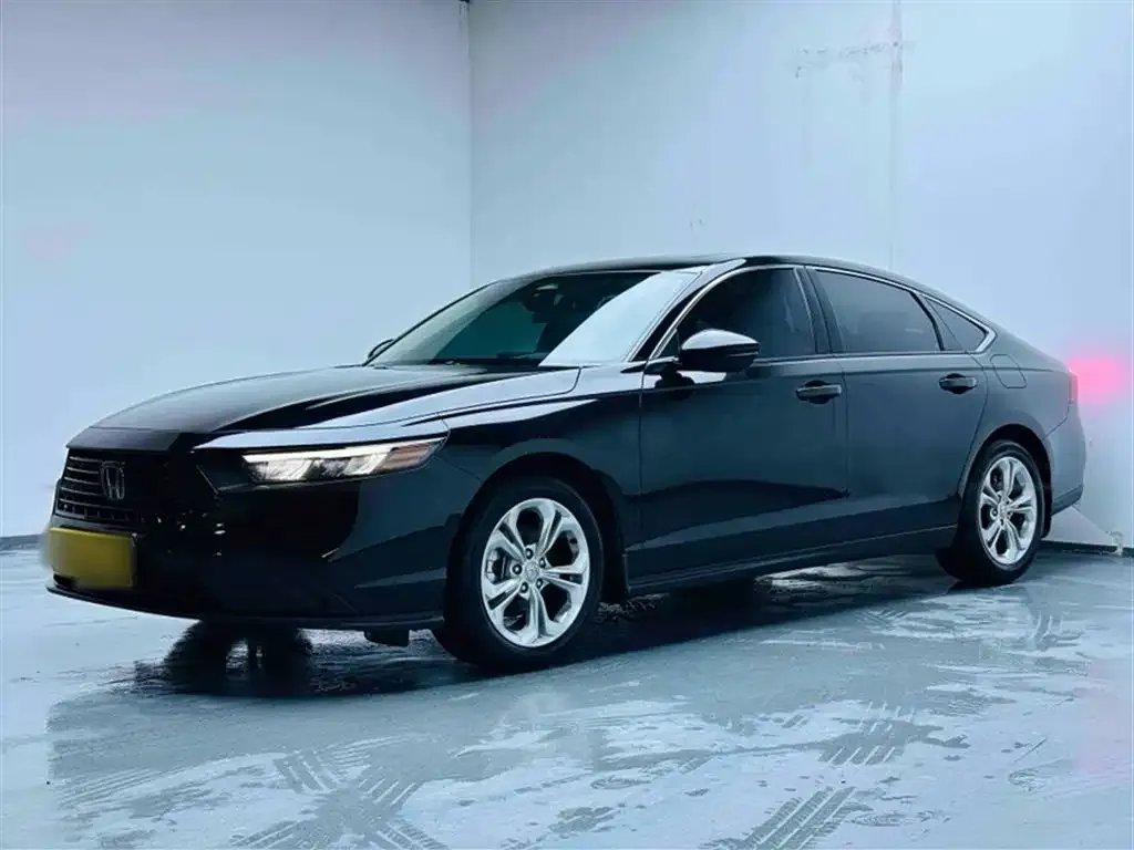Honda Accord — фото 1
