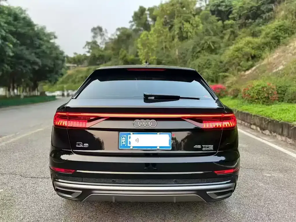 Audi Q8 — фото 10