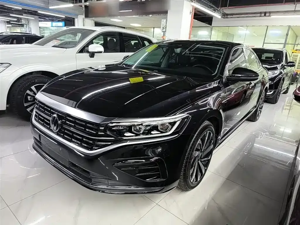 Volkswagen Passat — фото 1
