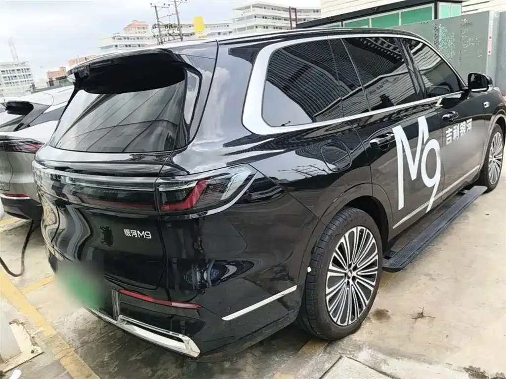 Geely Galaxy M9 — фото 9