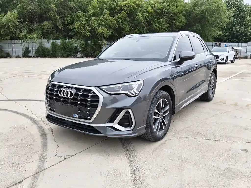 Audi Q3 — фото 1