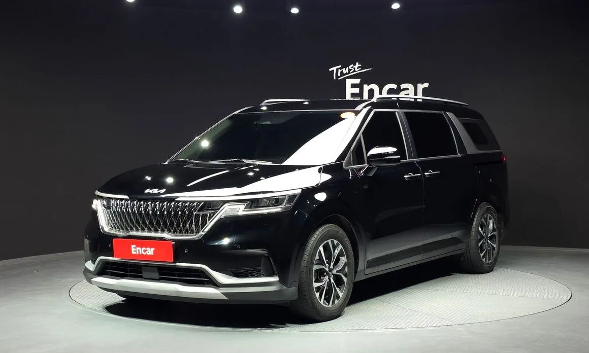 Kia Carnival — фото 1