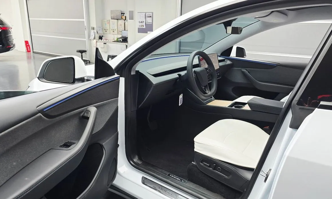 Tesla Model Y — фото 9