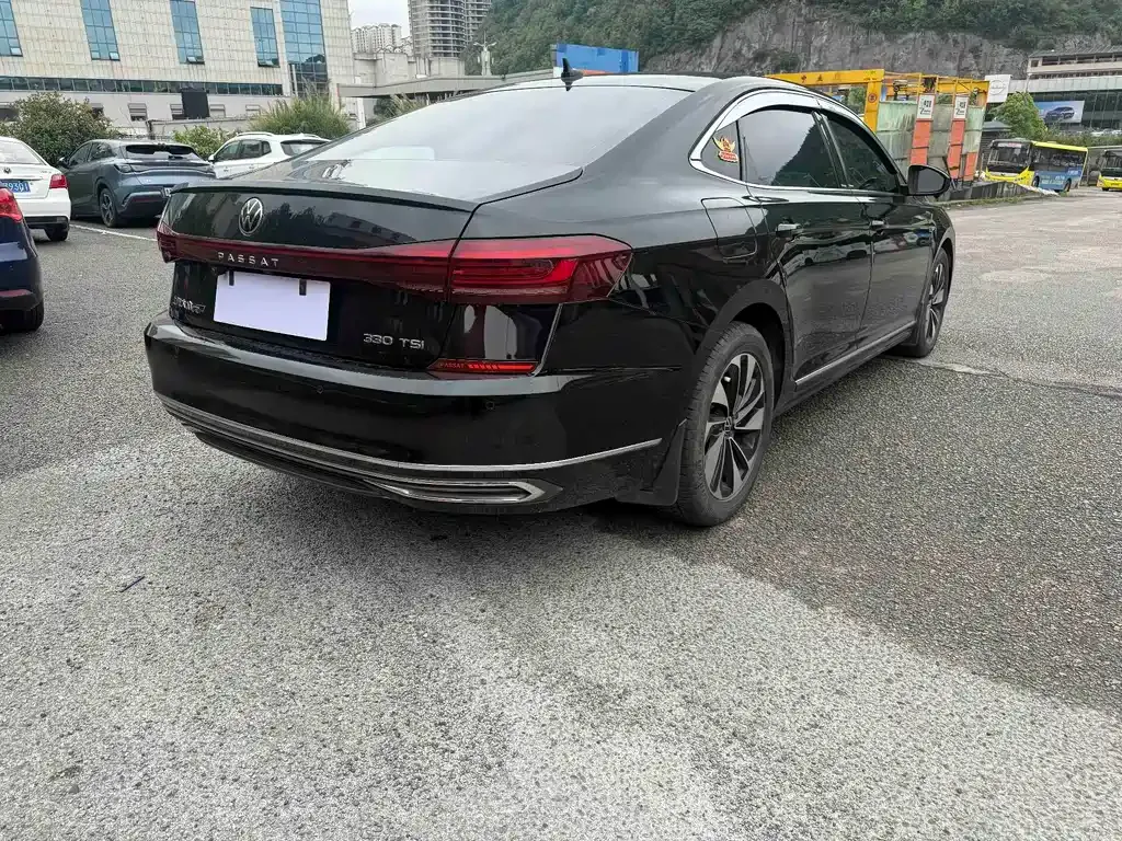 Volkswagen Passat — фото 7