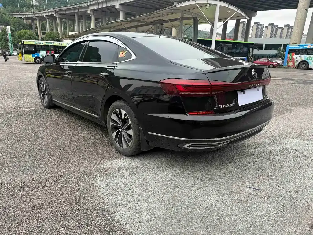 Volkswagen Passat — фото 3