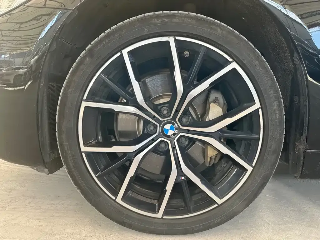 BMW 5 Series — фото 10