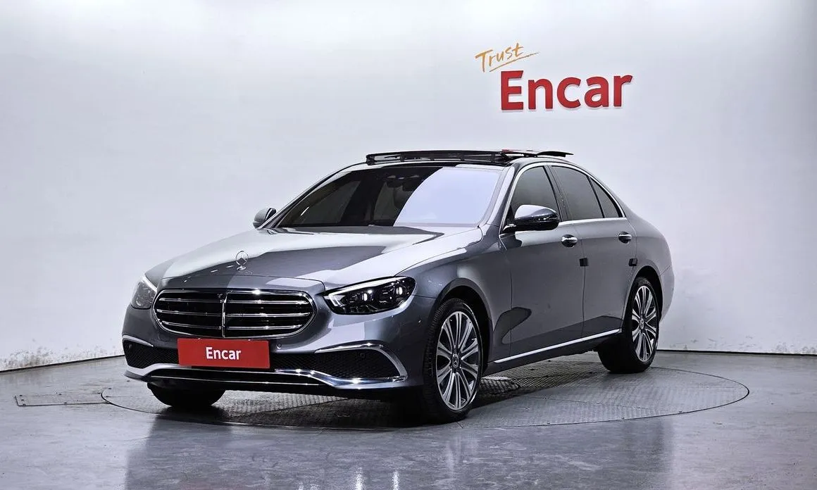 Mercedes-Benz E-Class — фото 1