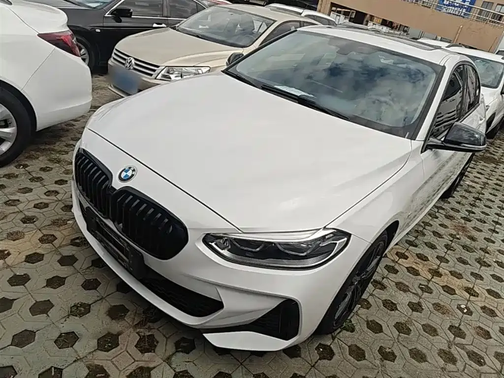 BMW 1 Series — фото 1