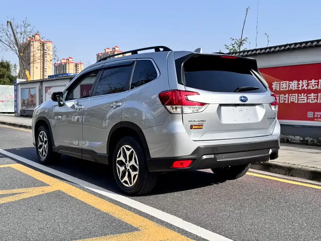 Subaru Forester — фото 7