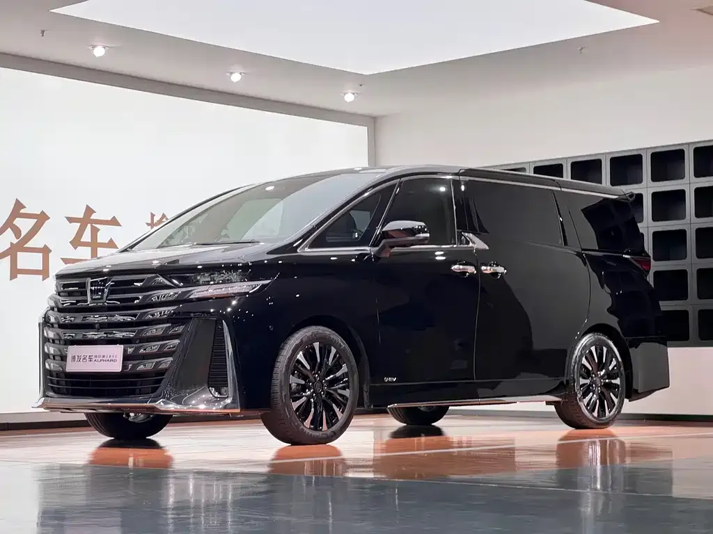 Toyota Vellfire — фото 1