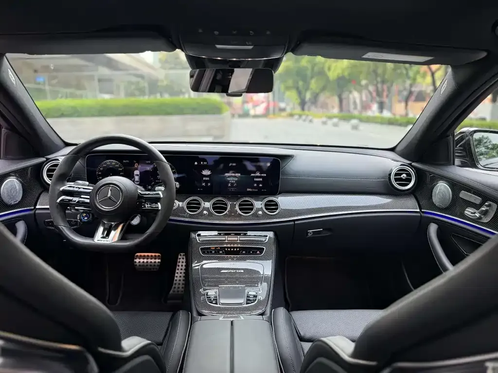 Mercedes-Benz E-Class AMG — фото 8