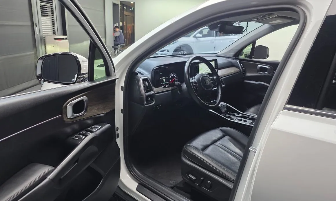 Kia Sorento — фото 8