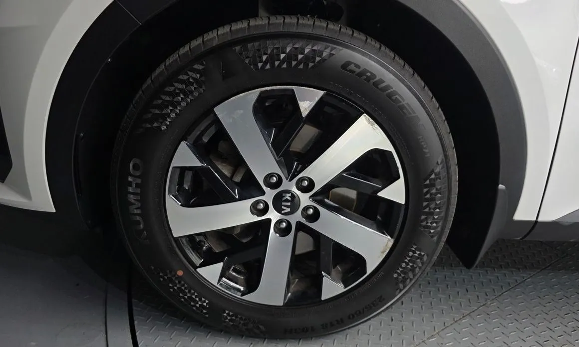Kia Sorento — фото 7