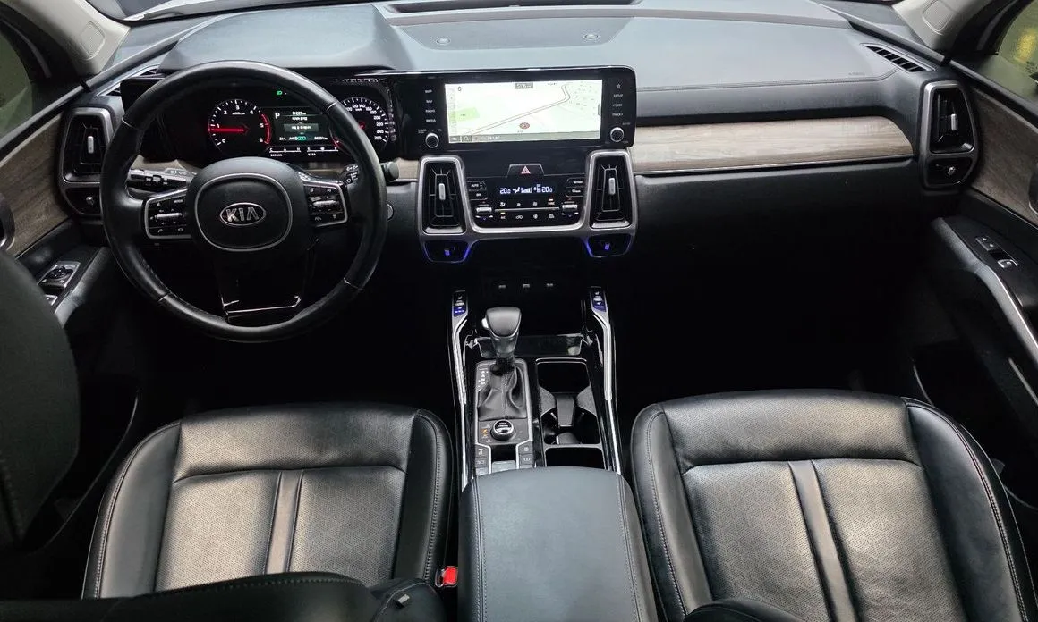Kia Sorento — фото 9