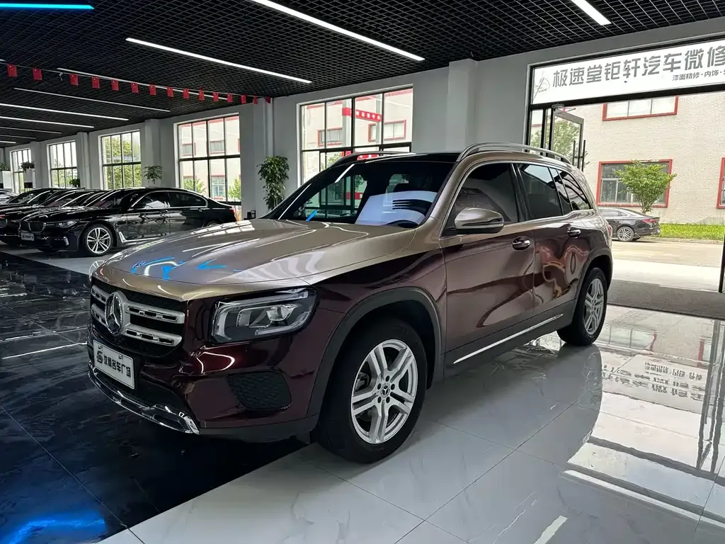 Mercedes-Benz GLB — фото 1