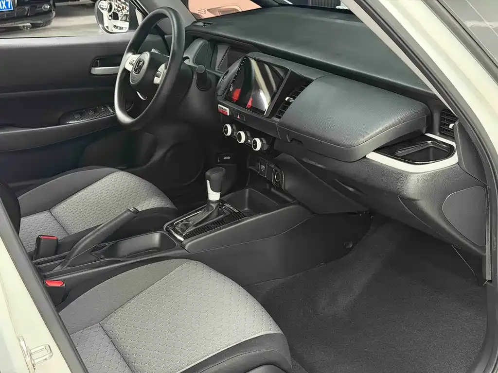 Honda Fit — фото 8