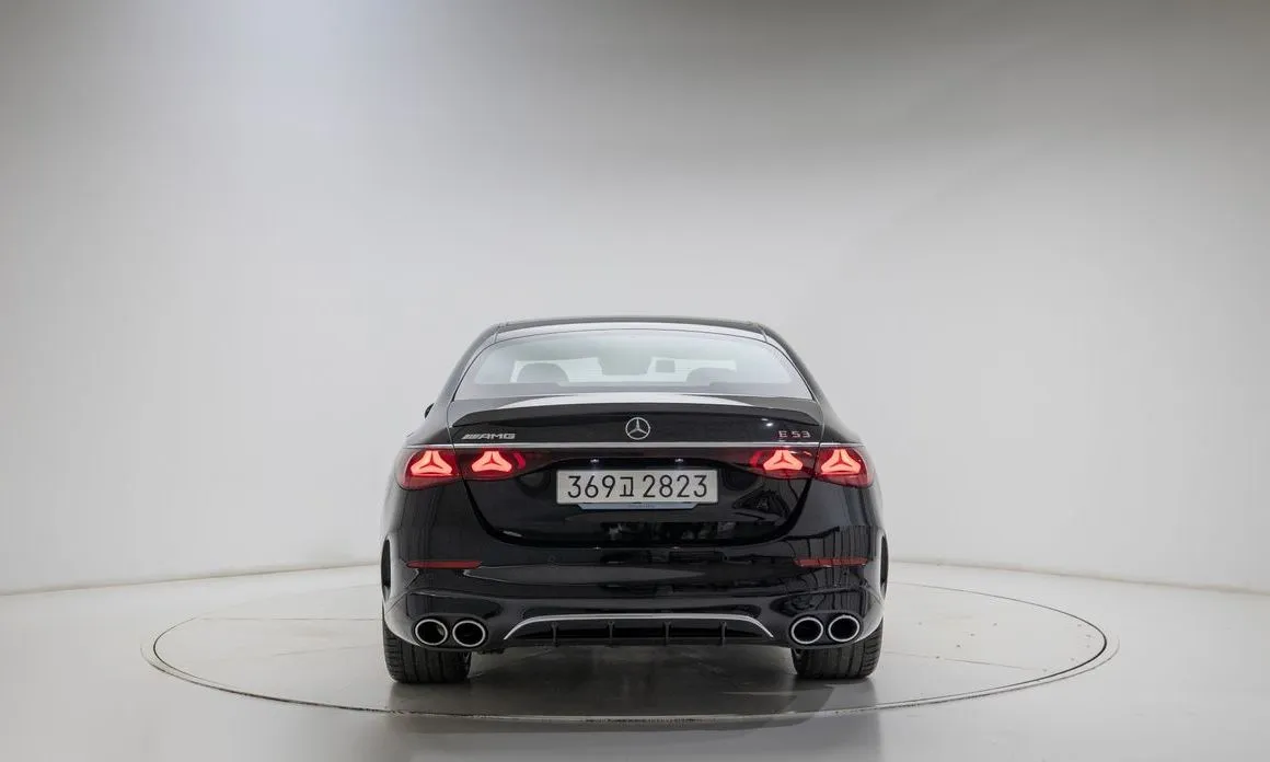 Mercedes-Benz E-Class — фото 10