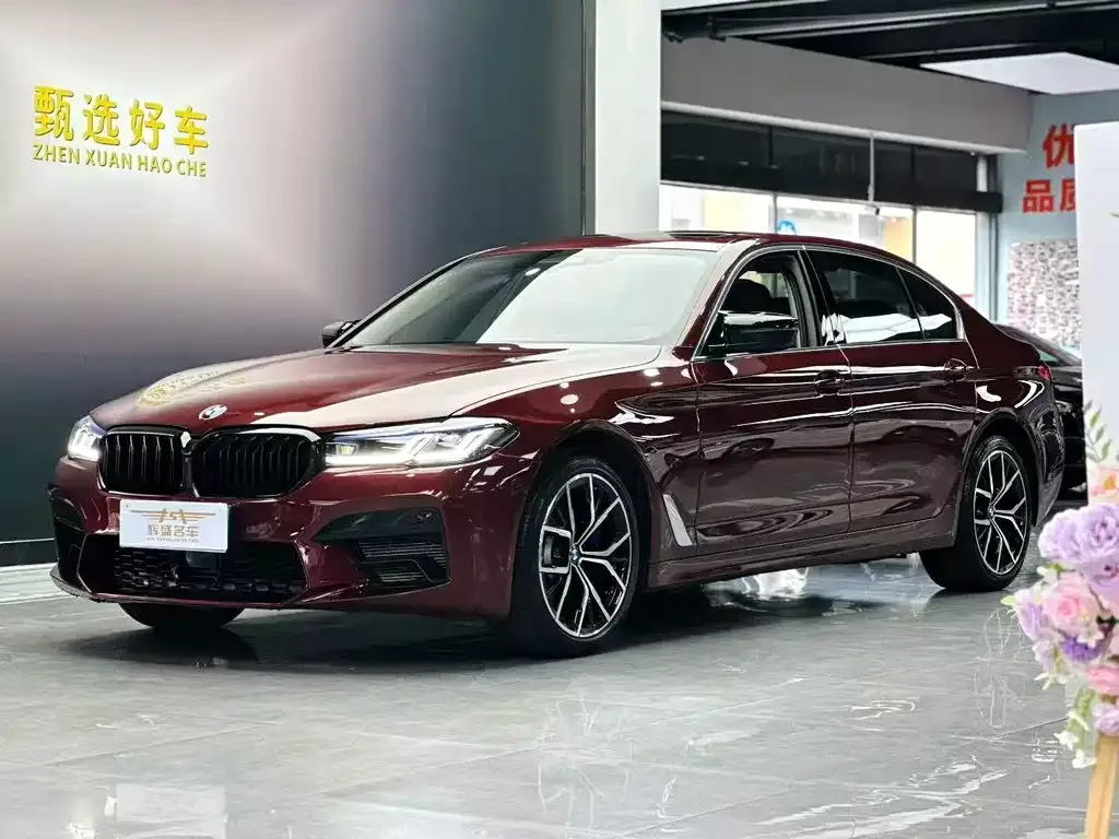 BMW 5 Series — фото 1