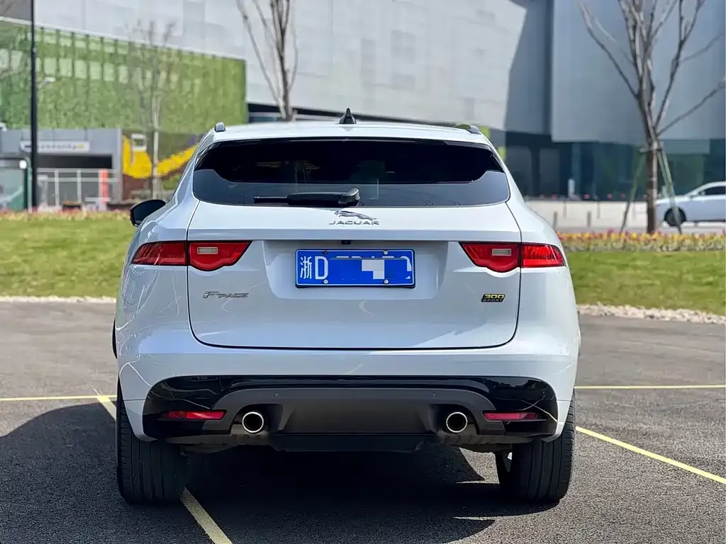 Jaguar F-PACE — фото 2