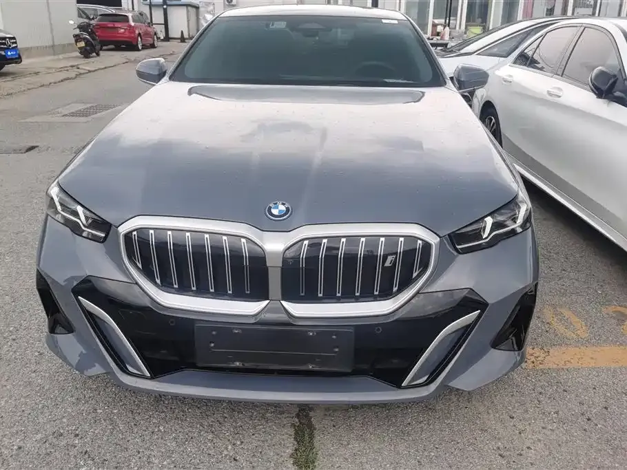 BMW i5 — фото 5
