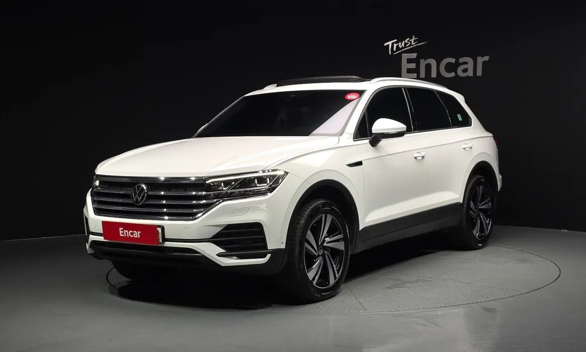 Volkswagen Touareg — фото 1