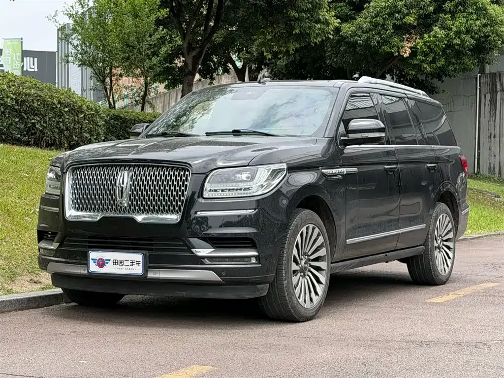 Lincoln Navigator — фото 1