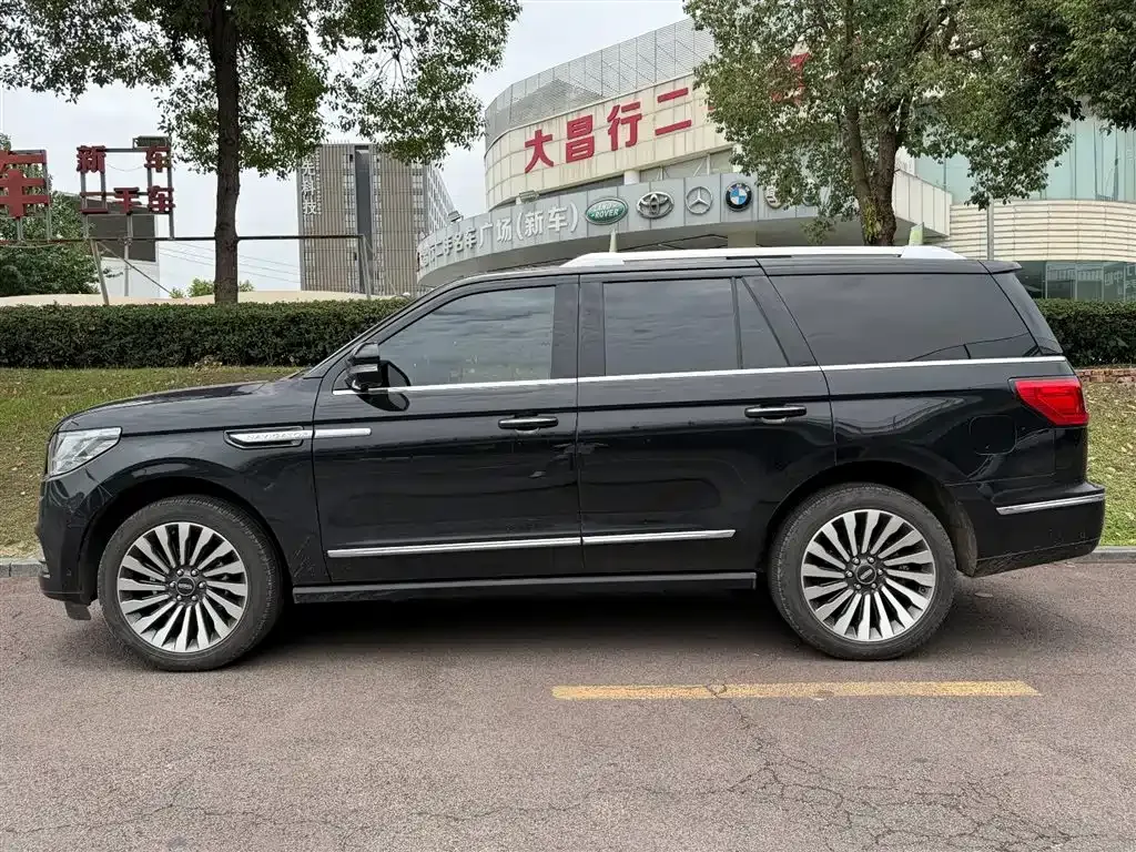 Lincoln Navigator — фото 8