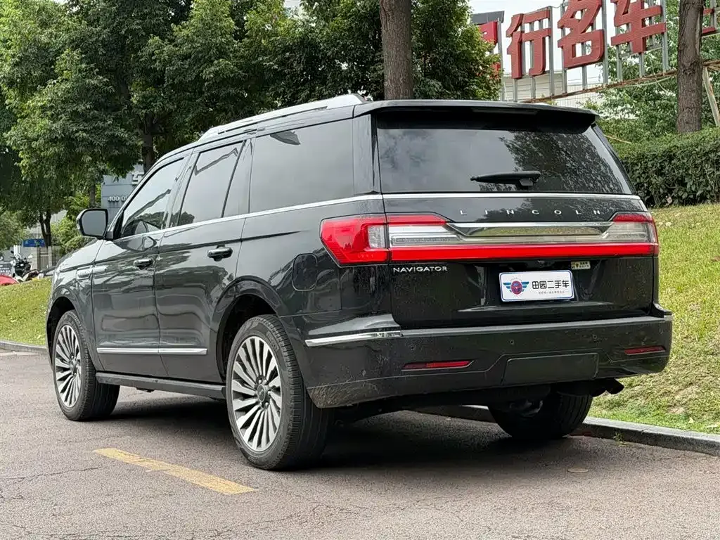 Lincoln Navigator — фото 10