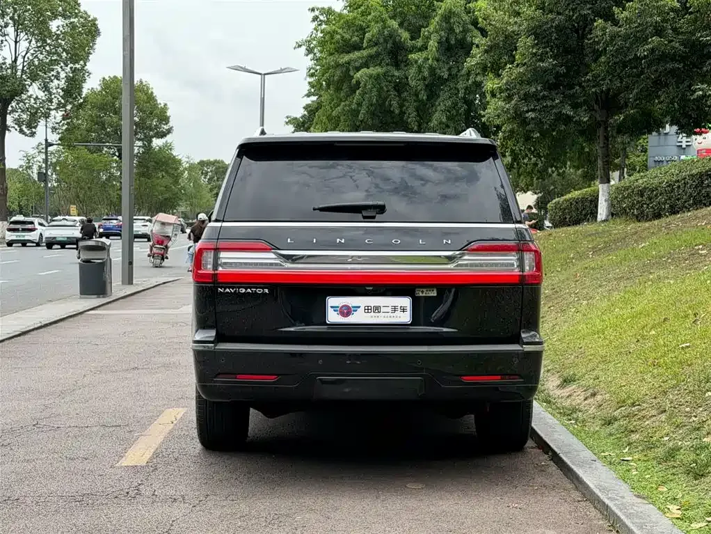 Lincoln Navigator — фото 9